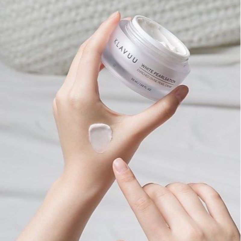 White Pearlsation Enriched Divine Pearl Cream